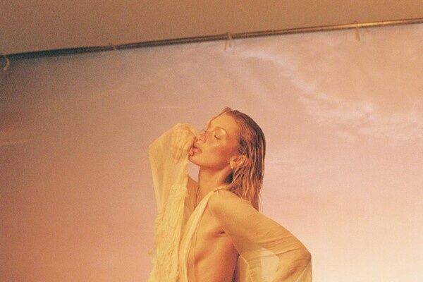 bellahadid/Instagram   📷