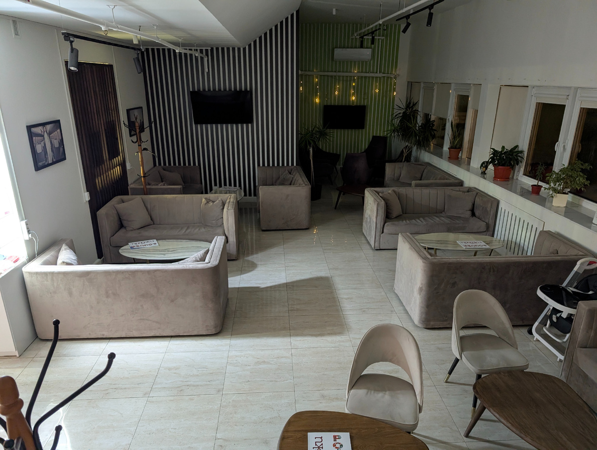 Зал, который подороже