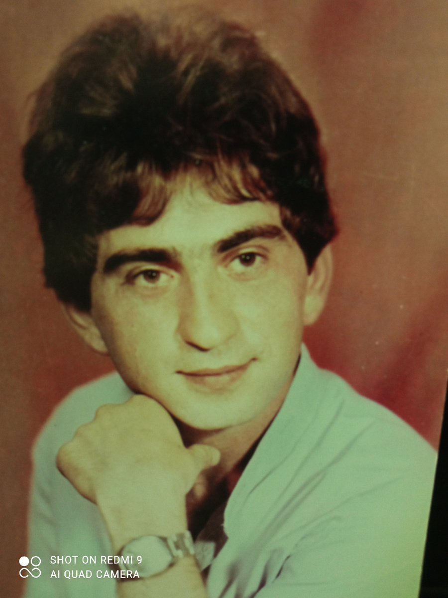 Писатель Джабраил АЛИЕВ. Окончил Литературный институт. Состою в Союзе писателей