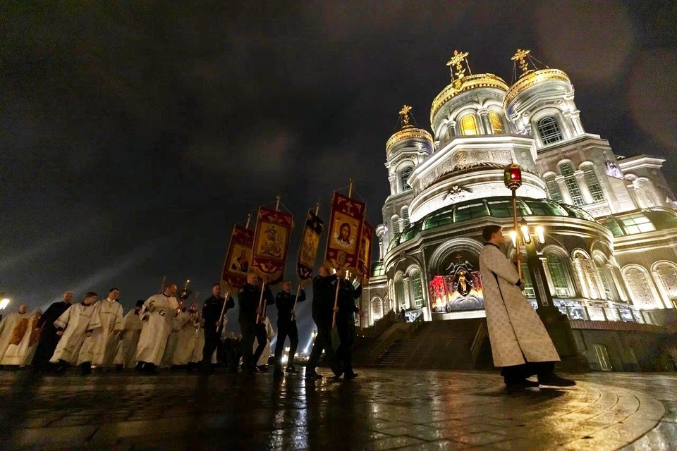    В Главном храме Вооруженных Сил России прошла праздничная служба Минобороны РФ