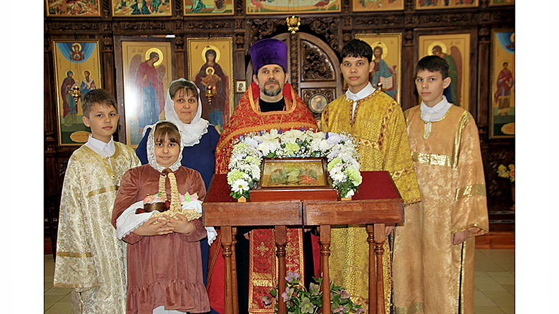    Святое Воскресение твоё поём и славим