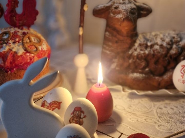 С праздником! 🕊 Пусть ваш путь освещается не только солнцем, но и теплом близких людей