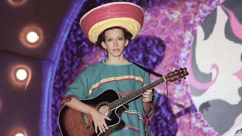 Кадр из шоу "Камеди Вумен" на ТНТ