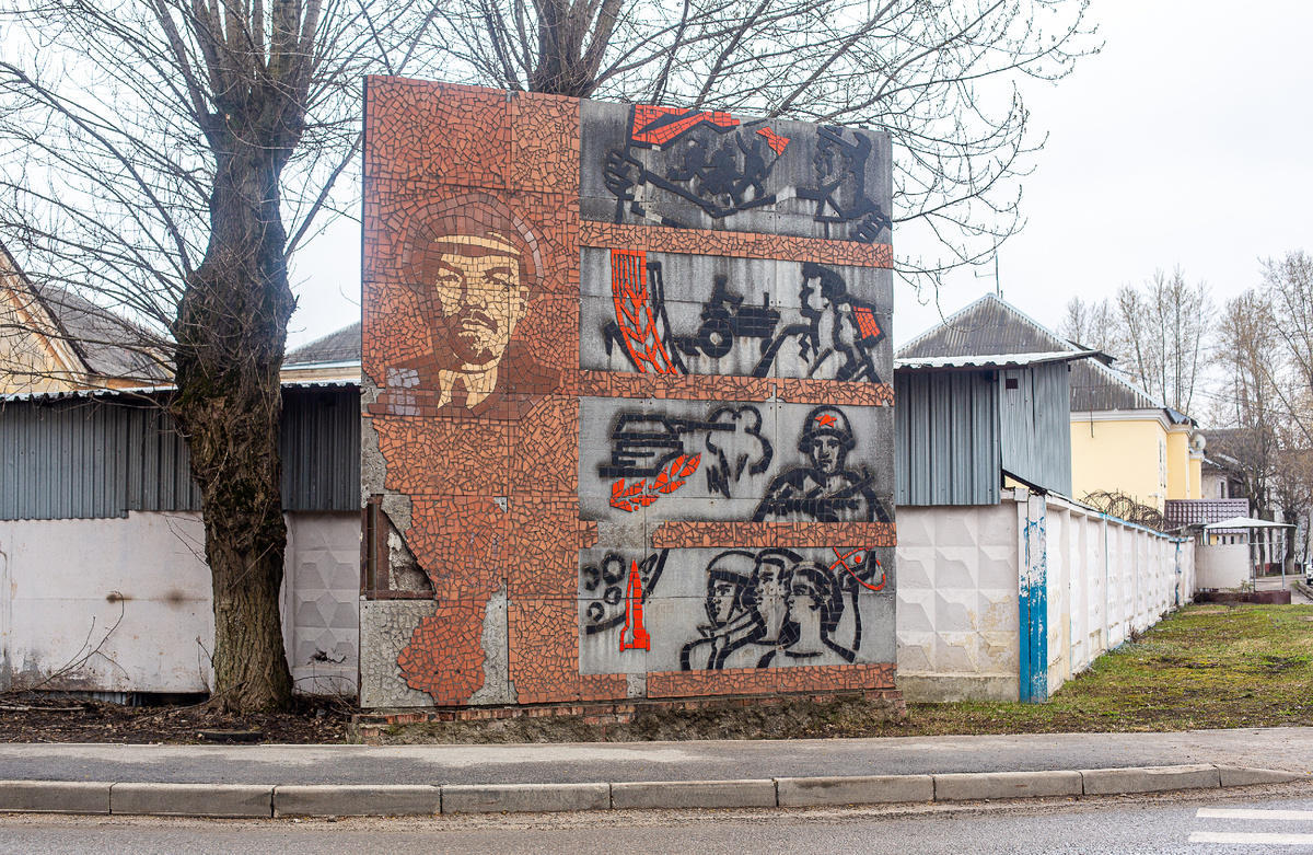 Советское панно. Микрорайон Керамик, Балашиха. Московская область. Фото автора статьи 