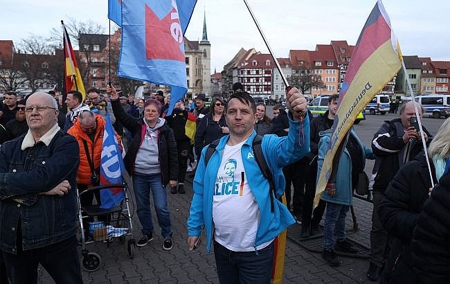    «Культура прощания»: АдГ предлагает лишить украинцев статуса беженцев в Германии и начать массовую депортацию мигрантов