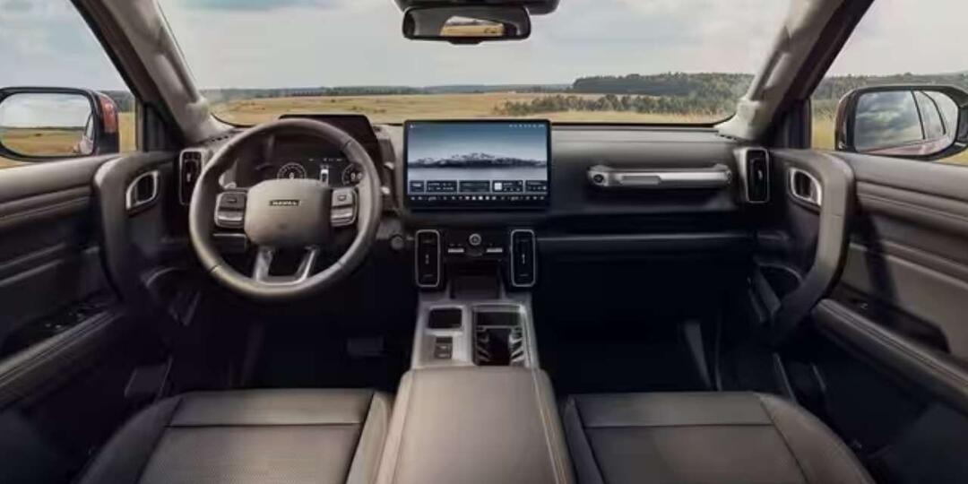 В России серьезно обновился популярный внедорожник: подробности и цены