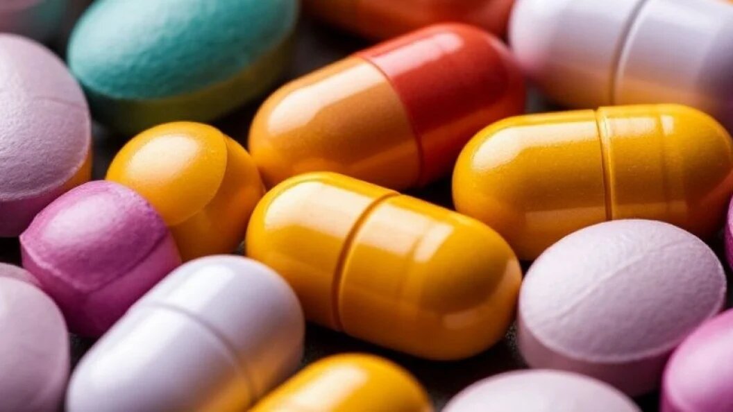    Названы 17 препаратов, которые могут вызвать тяжёлые осложнения печени. Коллаж Царьграда