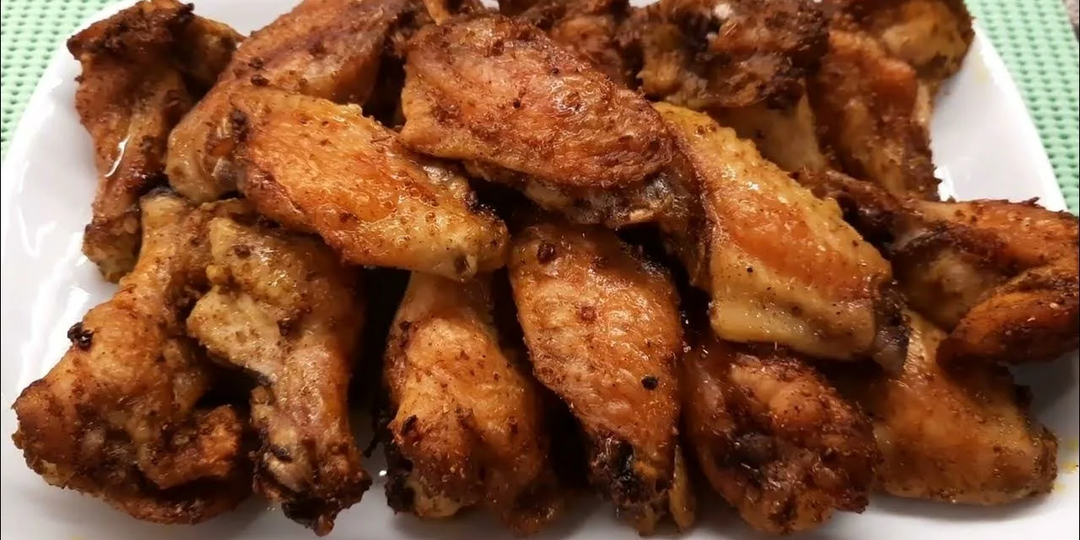 Это просто! Хрустящие куриные крылышки на сковороде за минуты