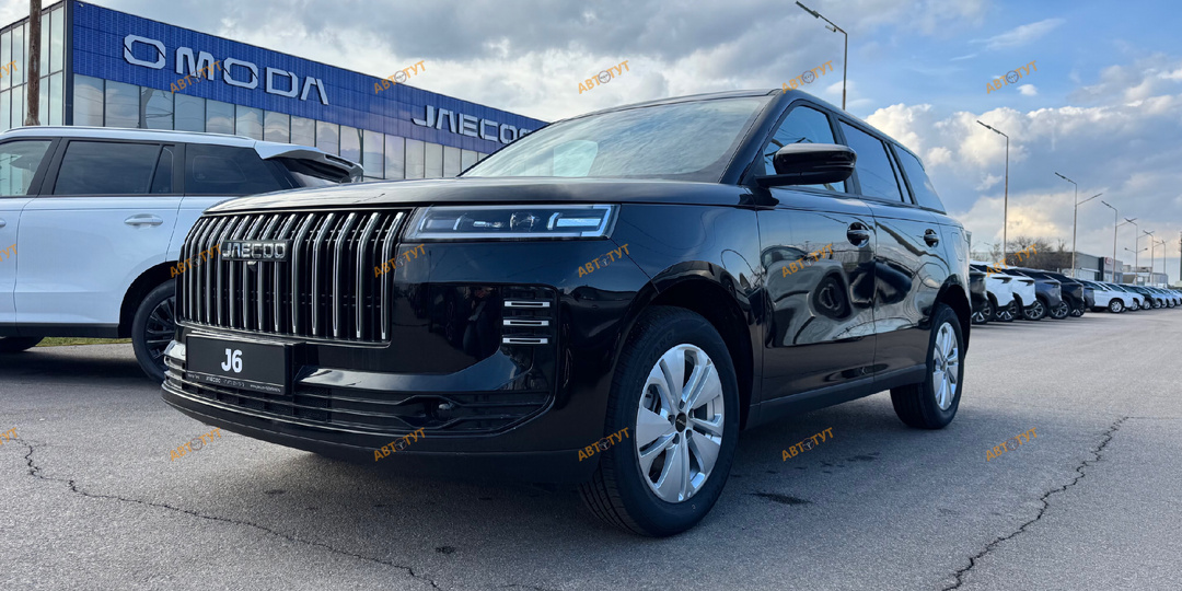 Зашел в салон посмотреть самую простую версию Jaecoo J6