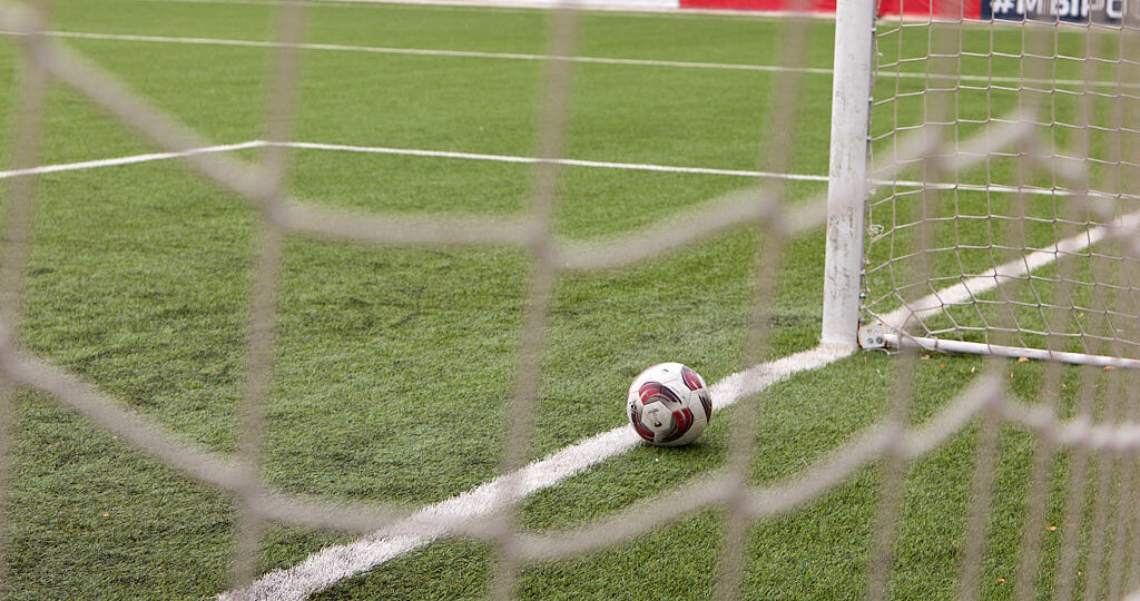 Футбольный клуб «Салют» сыграл вничью с «Орлом»