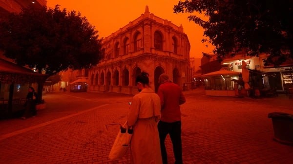 🔥В начале апреля новостные ленты облетели кадры с Крита и из Ливии: территории накрыла песчаная буря из Сахары, принесенная мощным