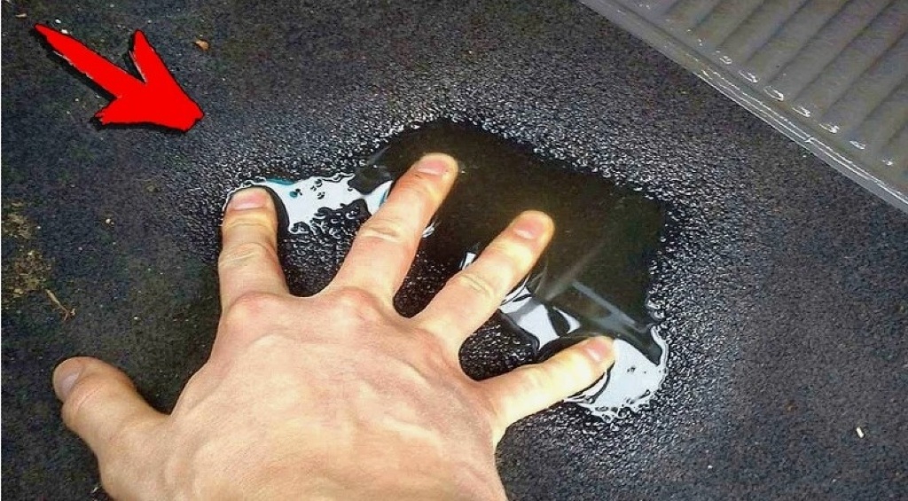 Откуда берётся вода в салоне