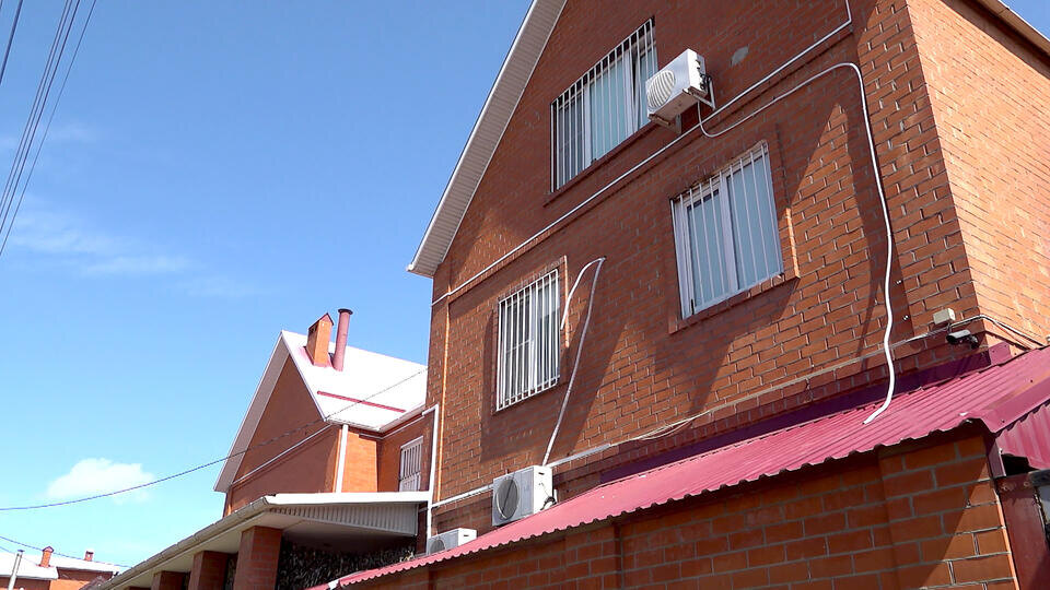 В особняке "золотой судьи" Хахалевой открыт центр помощи алкозависимым