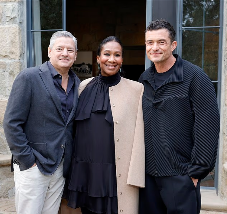 Тед Сарандос с женой Николь Авант и Орландо Блумом