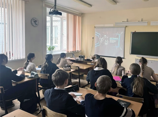 В Конаково со школьниками побеседовали о питбайках. И праве управления