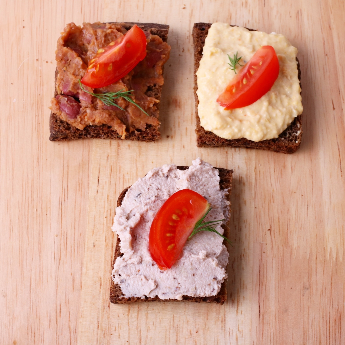 На этом фото яичный снизу