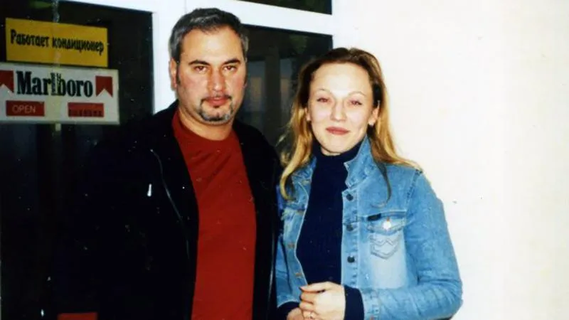 Когда-то на заре 00-х она была бэк-вокалисткой Валерий Меладзе. Спустя 15 лет она станет его законной женой. 
