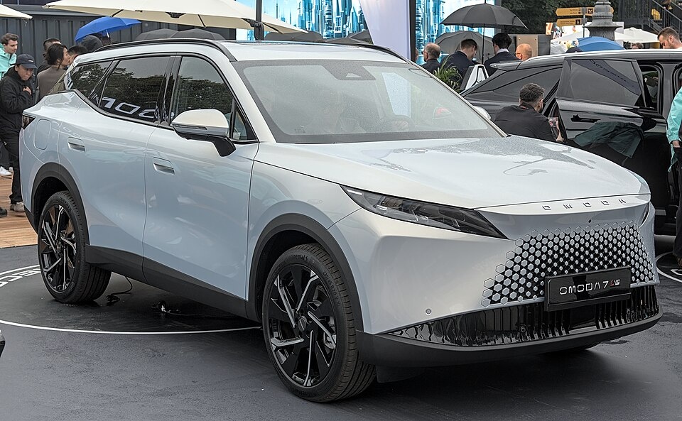 Omoda C7