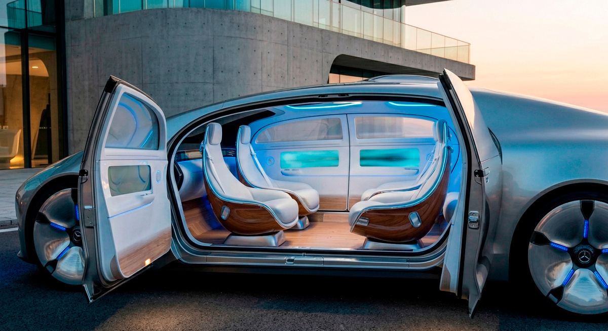 F 015 Luxury in Motion