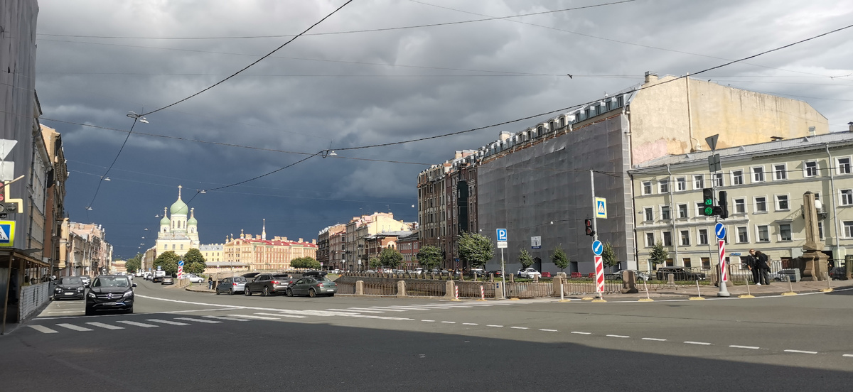 Исидоровская церковь в лучах заката. Фото автора.