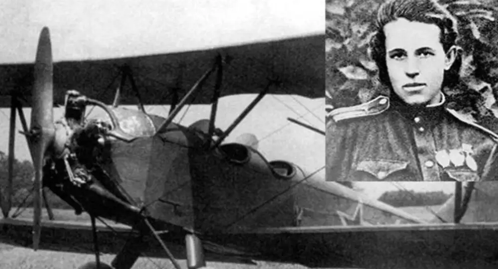 Искалеченный и обгоревший лётчик без сознания лежал на повозке: то, что увидели немцы, сняв с него шлем и комбинезон, повергло всех в шок