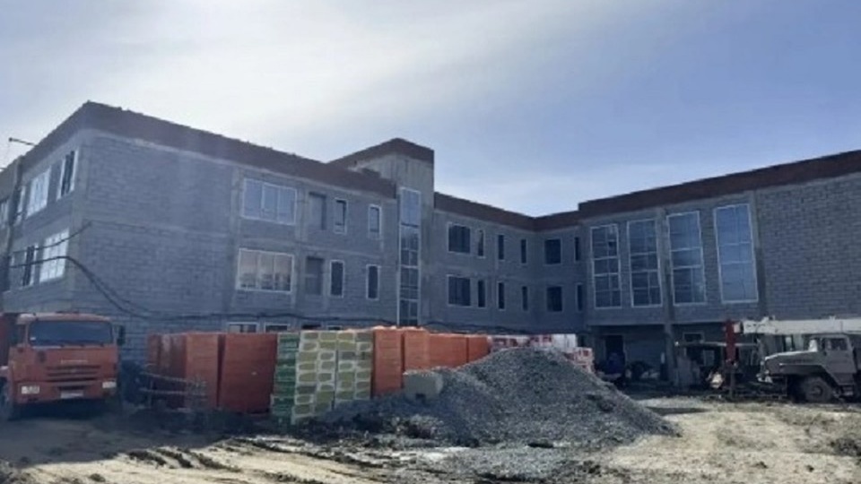 В Сосьве продолжается возведение школы на 300 мест