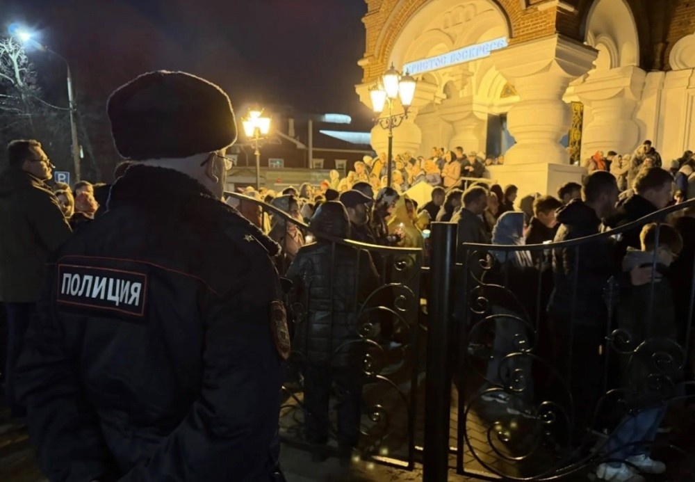    1000 нижегородских правоохранителей обеспечивали безопасность в Пасхальную ночь