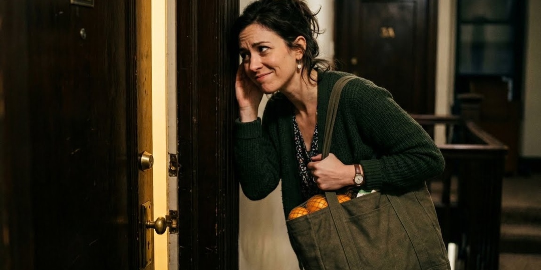 Соседки говорили обо мне за дверью. Хуже всего оказалось не то, что они сказали.