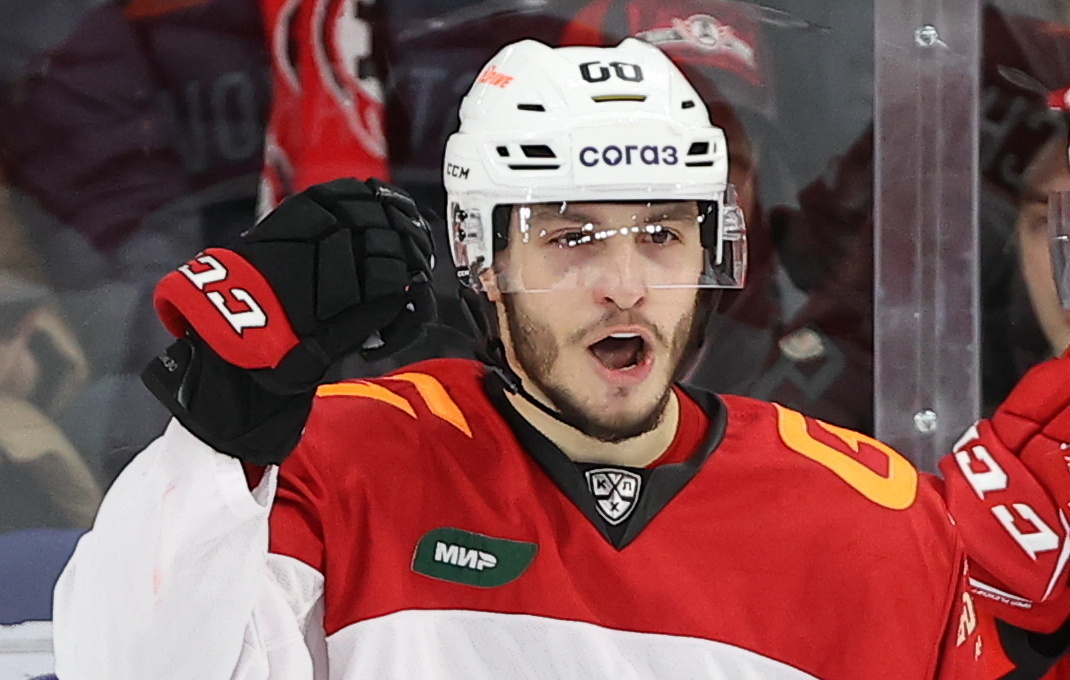    Защитник "Авангарда" Семен Чистяков  Донат Сорокин/ТАСС