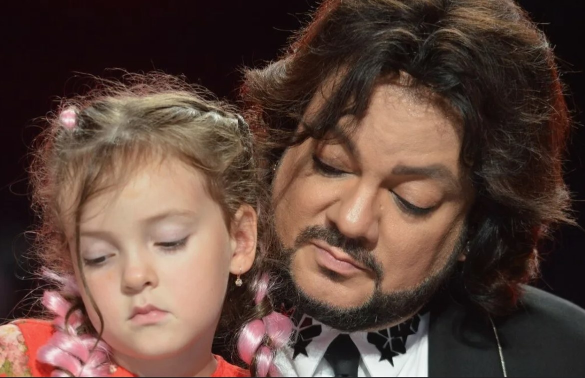 Алла-Виктория с отцом. Фото: МК