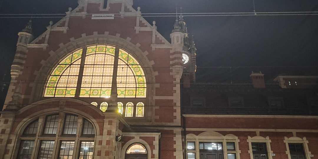 Ожидание на вокзале и случай с иностранкой Мариной