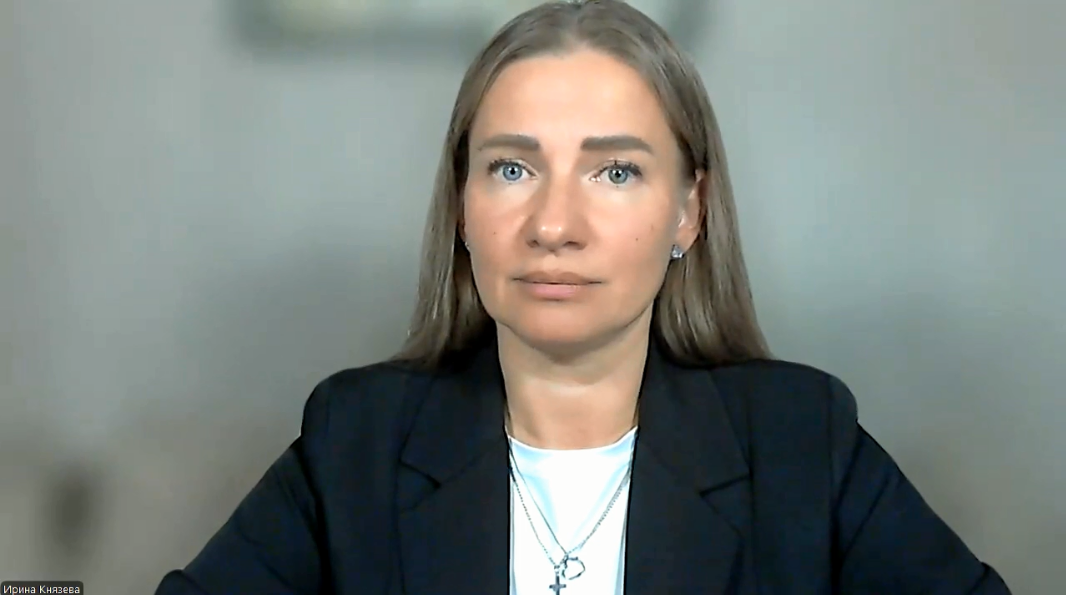 На фото автор Дзен-канала, Ирина Князева, карьерный консультант №1 по мнению ведущего отраслевого сервиса HRTIME.