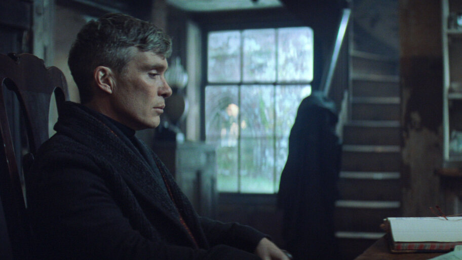 Ки́ллиан Мерфи (англ. Cillian Murphy; род. 25 мая 1976 г.) — ирландский актёр и музыкант, работающий в театре, кино и на телевидении. Начав творческую карьеру в качестве вокалиста и музыканта в рок-группе, он отказался от контракта с лейблом звукозаписи и решил посвятить себя актёрскому мастерству. Мы всей нашей творческой командой абсолютно искренне востаргаемся его актёрским талантом и мастерством!