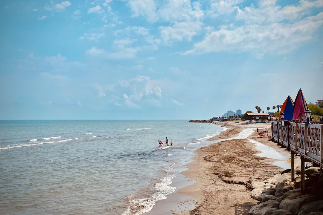    «Все включено» по-дагестански: первый отель с алкоголем и шведским столом на Каспии