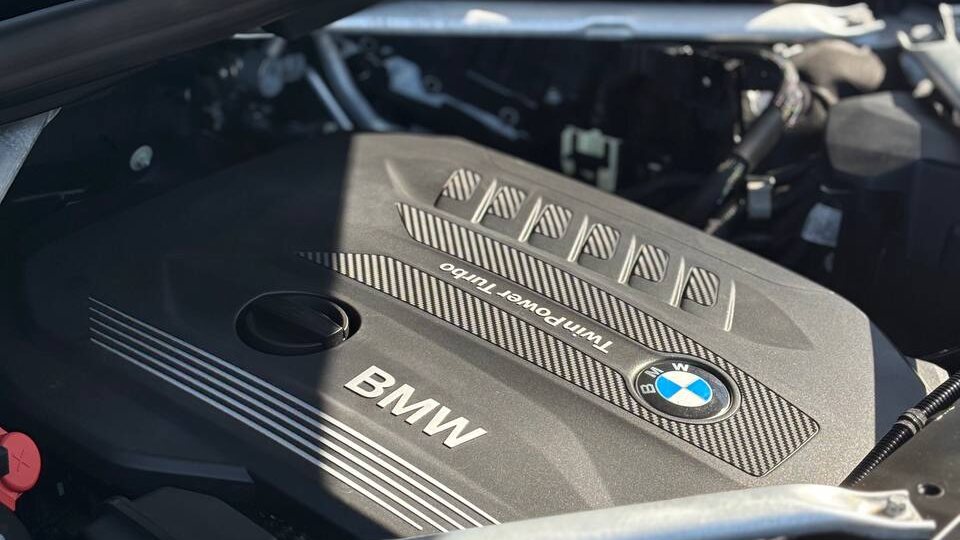 Мытье под капотом: моментальный приговор авто или необходимая гигиена?