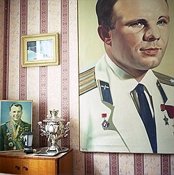 В семье Гагариных было четверо детей. Но стены в родительском доме увешаны портретами одного Фото: Игорь Старков, Коммерсантъ