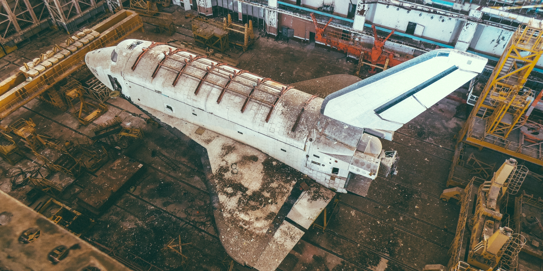 Многие слышали про заброшенную площадку с «Буранами» на Байконуре. Сейчас это место популярное. Но когда-то давно всё было иначе