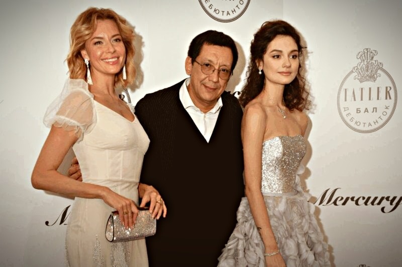 Любовь Толкалина и Егор Кончаловский с дочерью