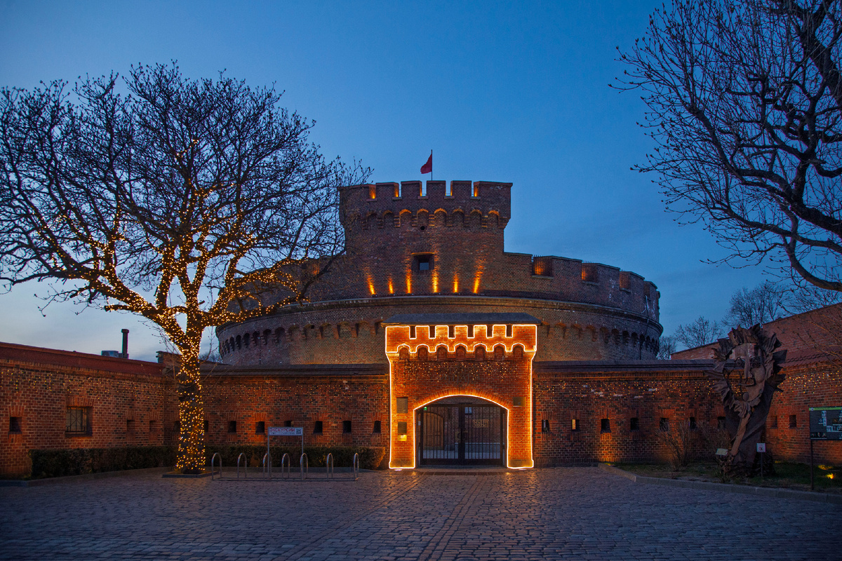 Тот самый кадр, когда перед башней Дона нет людей, но этот миг надо поймать