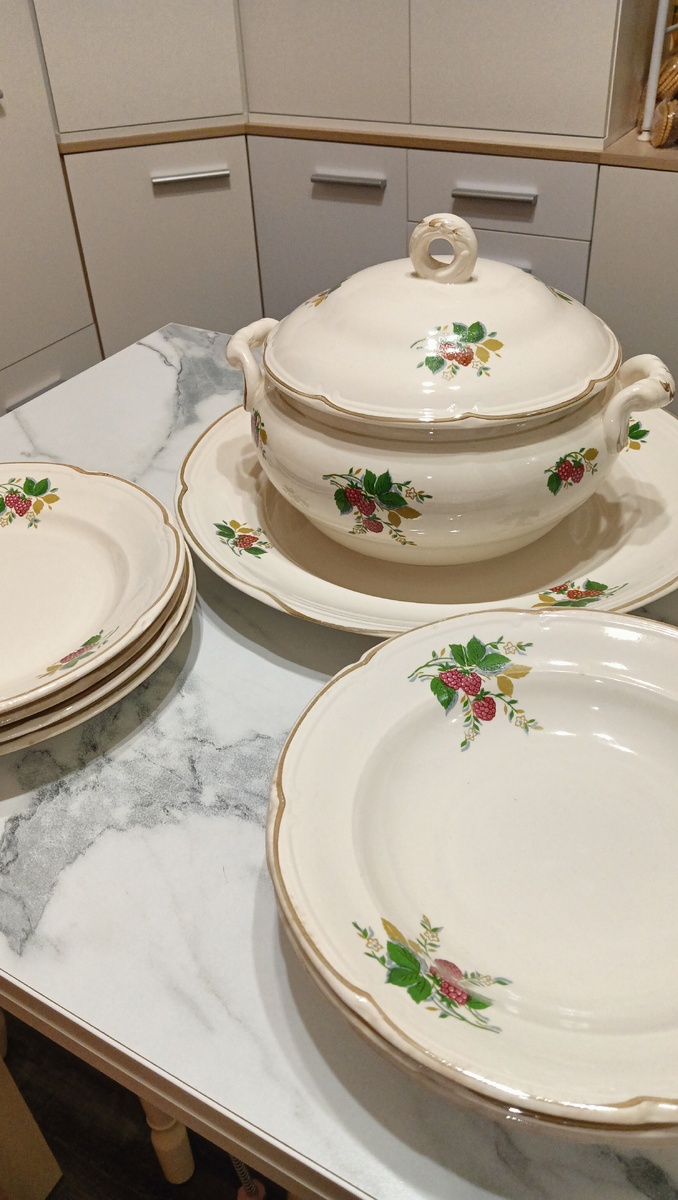 Загадка таинственной коробки открыта: винтажные красивости на стол. Фото автора 