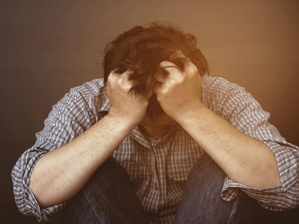    Паническая атака у мужчины | © Фото : Freepik/jcomp