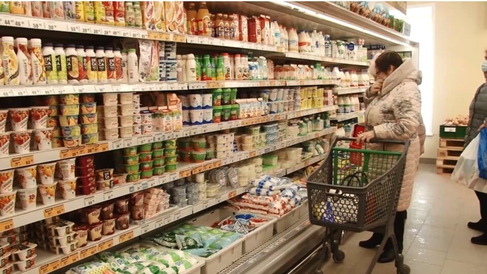    Молочная продукция в магазине. Источник: "Толк"