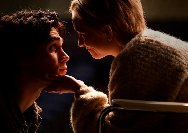 Кадр взят из сцены фильма "Верю в любовь 2020г"