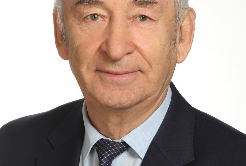 К 75-летнему юбилею заслуженного работника лесной промышленности России, почетного гражданина города Лесосибирска, генерального директора