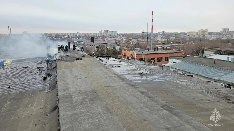    Пожар на складе в Барнауле. Источник: ГУ МЧС России по Алтайскому краю