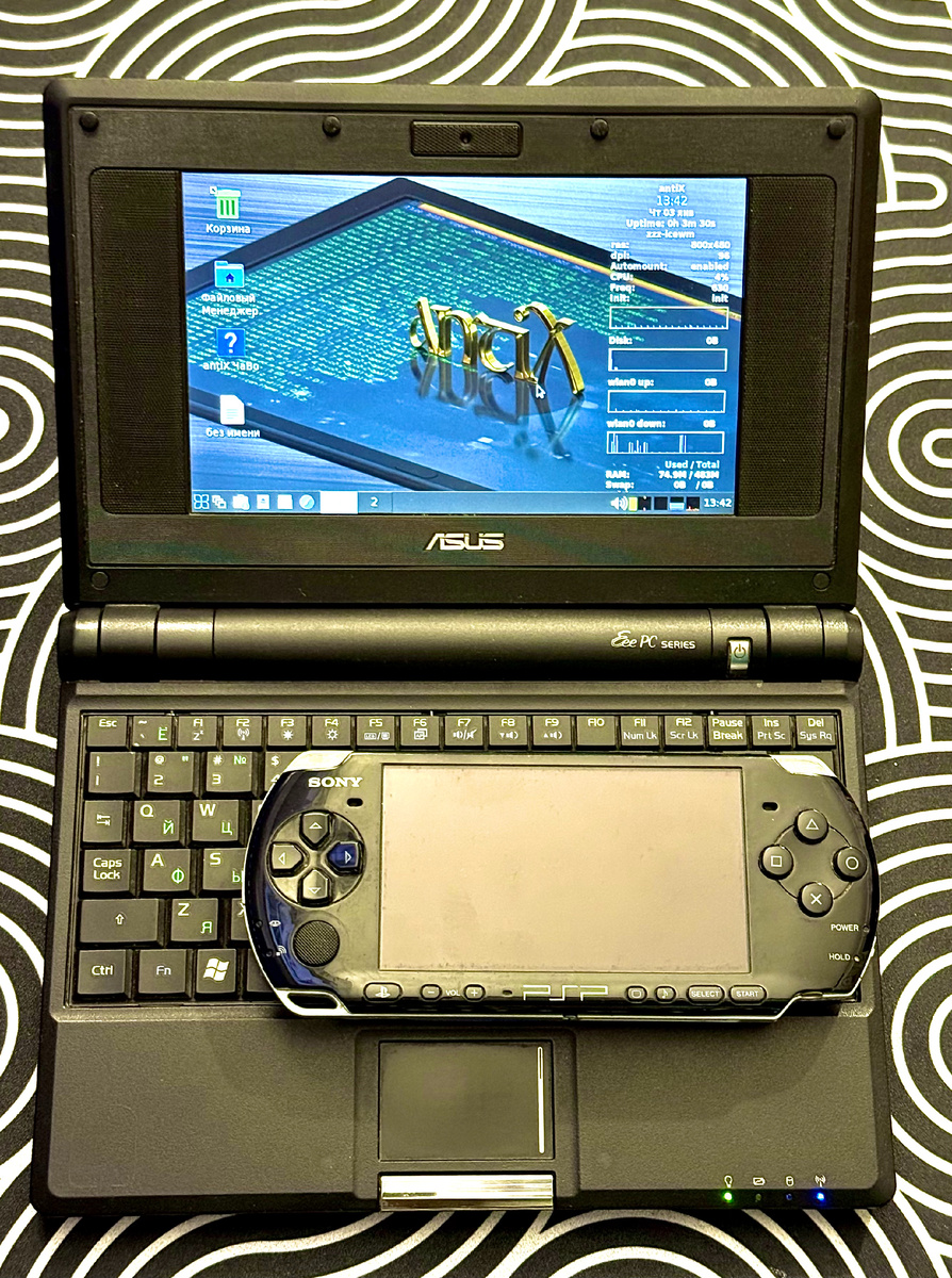 Sony PSP позже я всё-таки купил, но уже не 1000ую серию, а 3000ую, SLIM. 