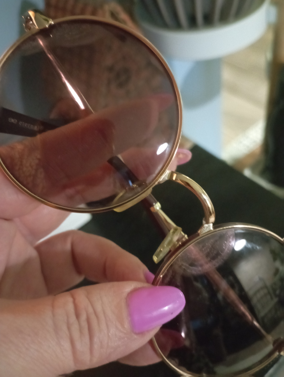 На стёклах появились пятна, которые не отмываются