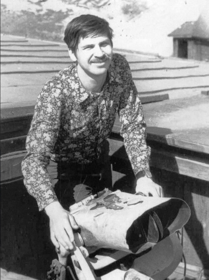 Владимир Харевич с бинокуляром БМТ-110, начало 80-х годов