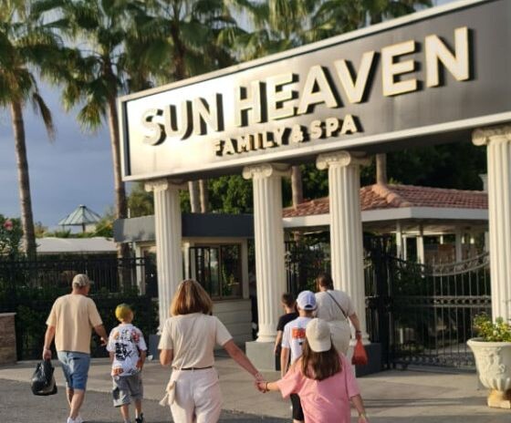 "Купила тур в Турцию за полгода и переплатила 40%". Почему раннее бронирование больше не работает