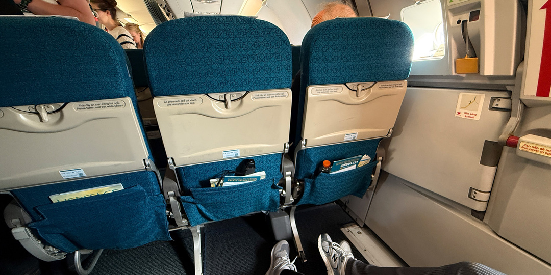 Мне постоянно дают лучшие места в самолёте. И это уже подозрительно